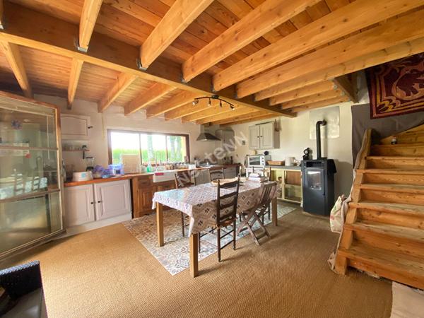 Maison situee au sud LOUHANS et ses 157 arcades, proche de l autoroute A39 et de l A6