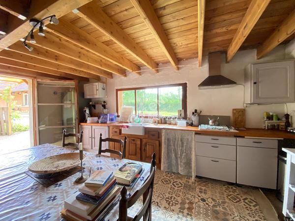 Maison situee au sud LOUHANS et ses 157 arcades, proche de l autoroute A39 et de l A6