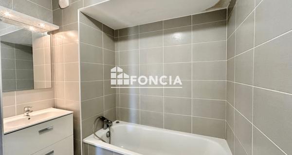 Location Appartement 3 pièces 62.28 m² - Lyon 69007