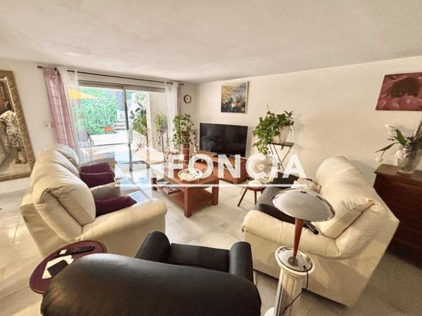 À vendre Maison 13 pièces 326 m² - La Londe-les-maures 83250