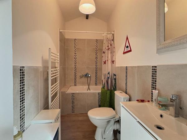 13010 MARSEILLE- Maison de ville de type 5, 110m2 avec terrasse et jardin