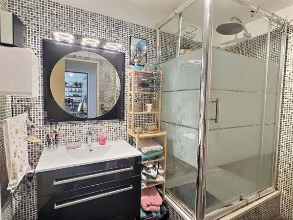 13010 MARSEILLE- Maison de ville de type 5, 110m2 avec terrasse et jardin