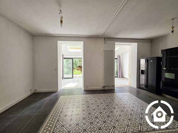 MAISON DE VILLE 185 M² – CŒUR DE VILLE – JARDIN INTIMISTE