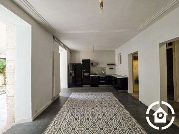 MAISON DE VILLE 185 M² – CŒUR DE VILLE – JARDIN INTIMISTE