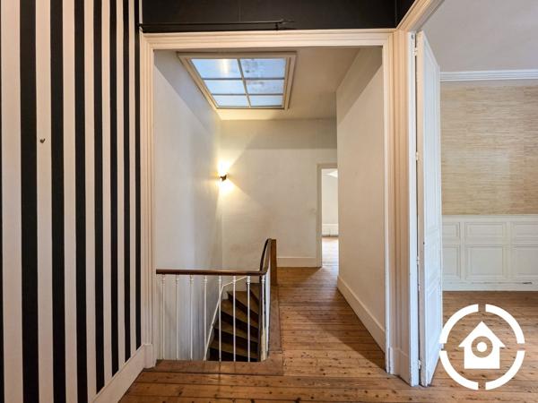 MAISON DE VILLE 185 M² – CŒUR DE VILLE – JARDIN INTIMISTE