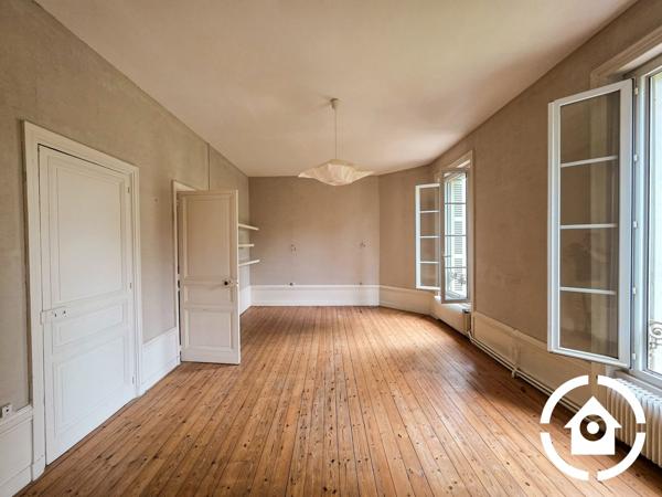 MAISON DE VILLE 185 M² – CŒUR DE VILLE – JARDIN INTIMISTE