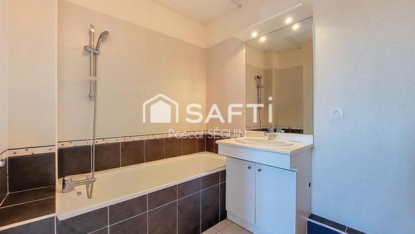 APPARTEMENT 2 PIECES - BALCON - ASCENSEUR