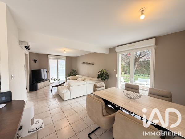 Maison à vendre 8 pièces 176 m² Froideconche