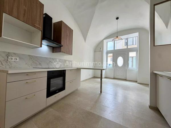 Vente                                                      Maison
                        
                     4 pièces                      90 m2                     à Saint-Amant-Tallende