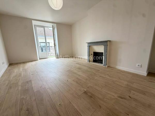 Vente                                                      Maison
                        
                     4 pièces                      90 m2                     à Saint-Amant-Tallende