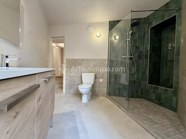 Vente                                                      Maison
                        
                     4 pièces                      90 m2                     à Saint-Amant-Tallende