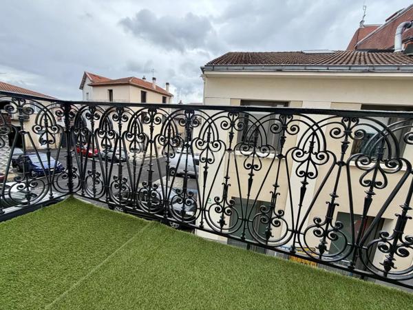 Vente                                                      Maison
                        
                     4 pièces                      90 m2                     à Saint-Amant-Tallende