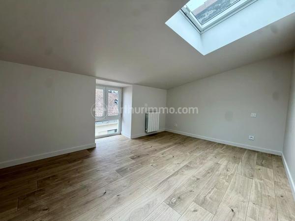 Vente                                                      Maison
                        
                     4 pièces                      90 m2                     à Saint-Amant-Tallende