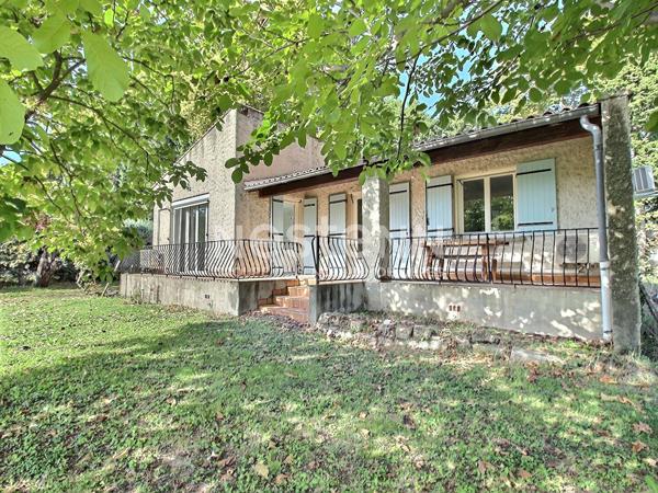 A louer- Superbe maison 4 pièces d'environ 93.50 m² avec garage et jardin - Avignon- Secteur ceinture verte