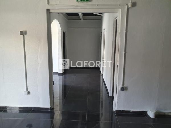 Achat local commercial Baillif - 247 m² - 275 000 €