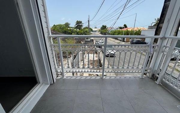 Appartement à louer    3 pièces •  Saint-François