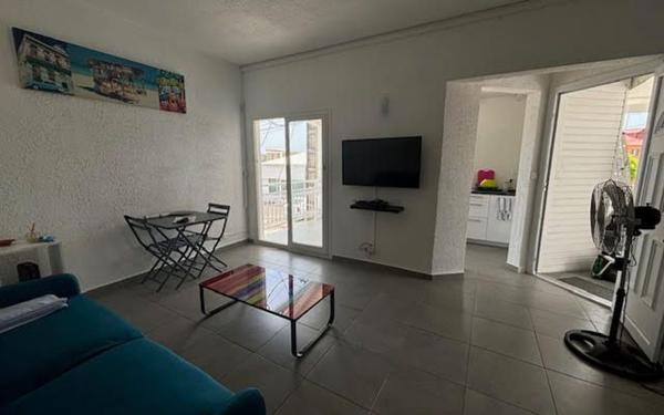Appartement à louer    3 pièces •  Saint-François