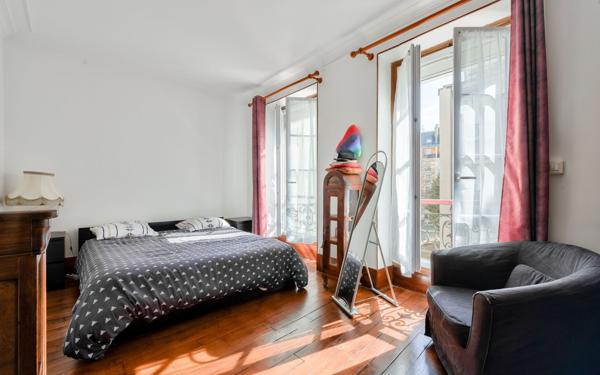 Appartement à vendre    5 pièces • 80,23 m2 Paris 18