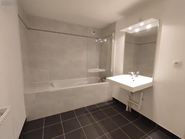 Appartement à louer à Grand-Bourgtheroulde dans l'Eure (27520), ref : 2026L08 Eglise