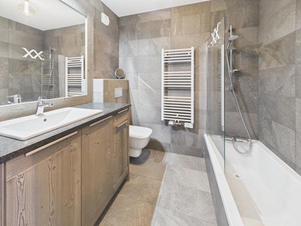 Haute Savoie (74), à vendre SAMOENS - Domaine skiable Grand Massif - Appartement T4 en rez de jardin