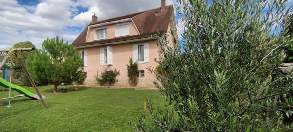 Maison rénovée avec terrain à Cézy