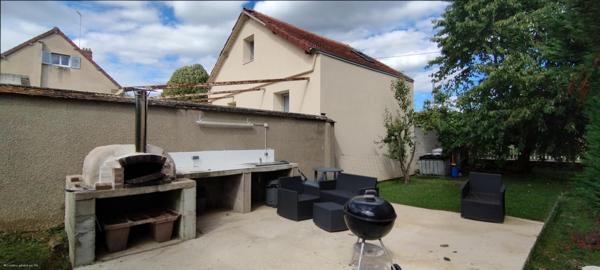 Maison rénovée avec terrain à Cézy