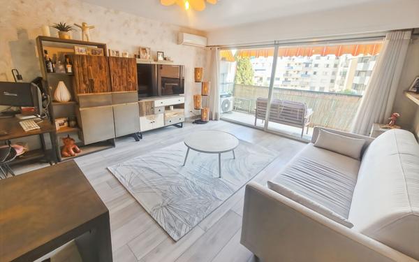 Appartement à vendre    2 pièces • 52 m2 Saint-Laurent-du-Var