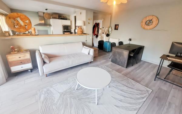 Appartement à vendre    2 pièces • 52 m2 Saint-Laurent-du-Var