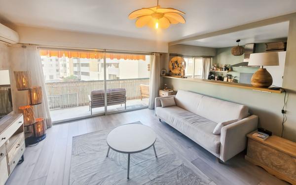 Appartement à vendre    2 pièces • 52 m2 Saint-Laurent-du-Var