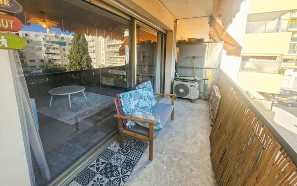 Appartement à vendre    2 pièces • 52 m2 Saint-Laurent-du-Var