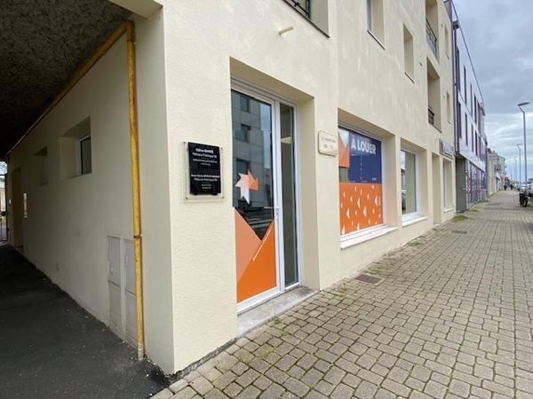 A LOUER, TRES BEAUX BUREAUX type agence, 32 m2 - NANTES CENTRE - SUD