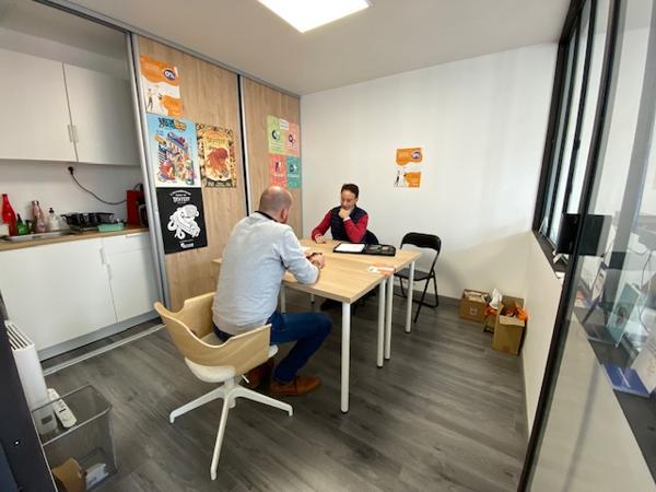 A LOUER, TRES BEAUX BUREAUX type agence, 32 m2 - NANTES CENTRE - SUD