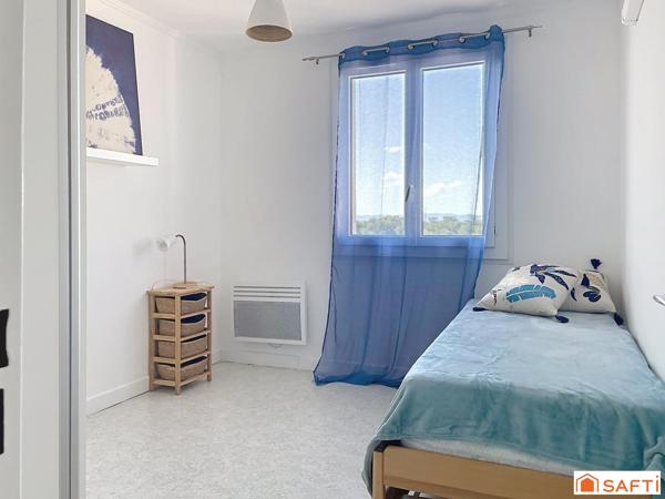 Avignon: Appartement rénové d'environ 71 m2, 2 chambres avec ascenseur.