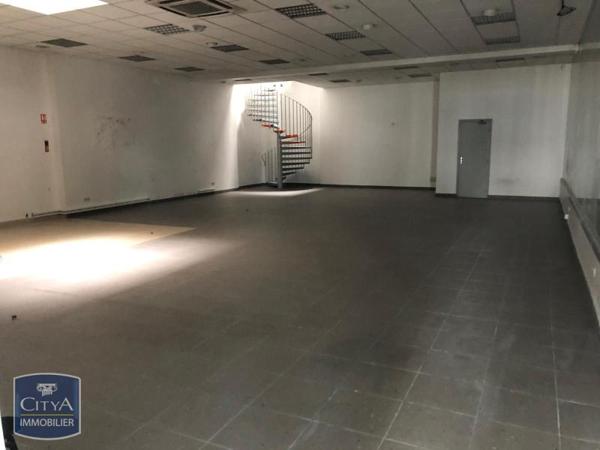 Local commercial à vendre 273.43m²