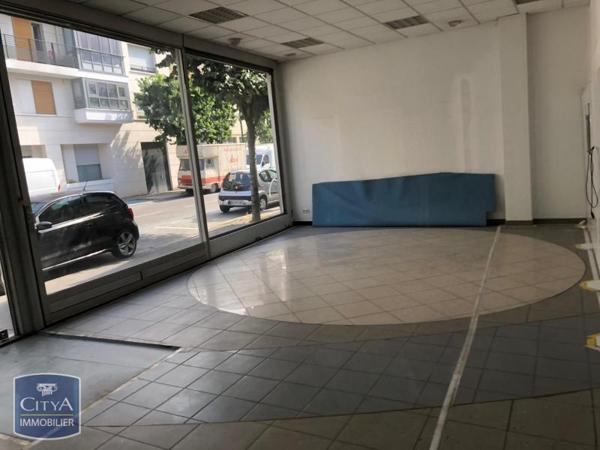 Local commercial à vendre 273.43m²