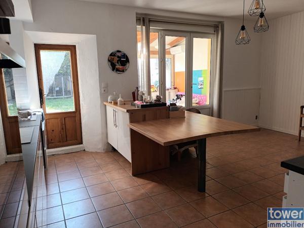 Maison
                                                                                                                                                                                                                                                                                                                        4 pièce(s)                                                                                                                                                                                                          3 chambre(s)                                                                                                                                                                                                          118  m²