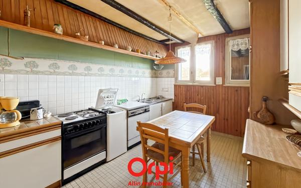 Maison à vendre    5 pièces •  Vallon-en-Sully