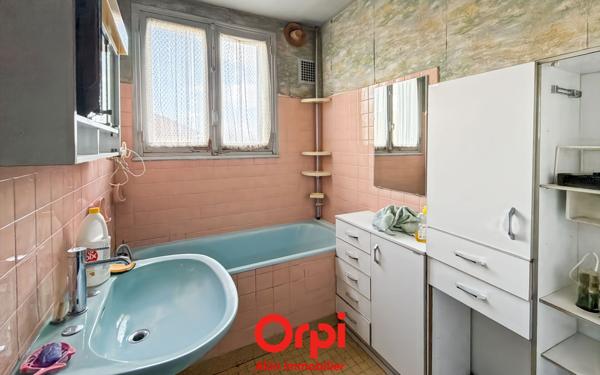 Maison à vendre    5 pièces •  Vallon-en-Sully