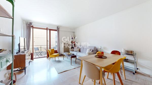 Mairie des Lilas: Véritable havre de paix avec terrasse et standing