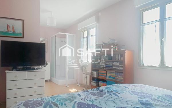 Maison 5 pièces 119m², piscine, panneaux solaires