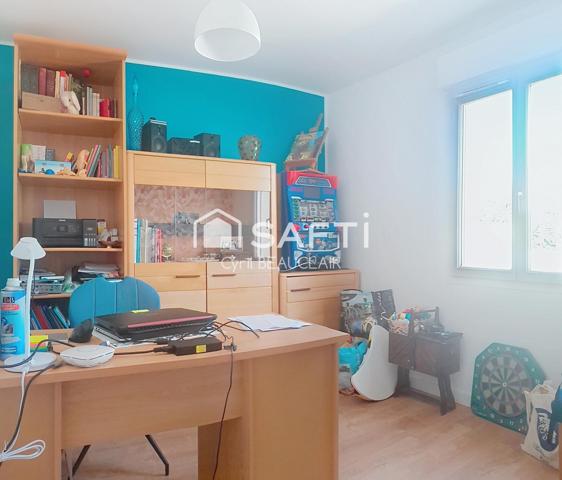 Maison 5 pièces 119m², piscine, panneaux solaires