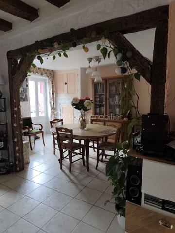 PERREY Cyril - BSK IMMOBILIER vous présente :

Maison mitoyenne comprenant 6 pièces sur 117 m² habitable, un terrain clos et arboré de 285m², située très proche du centre ville de Nangis.
Cette charmante ville dispose de toutes commodités, d'une gare SNCF (ligne Paris gare de l'est / Provins), de plusieurs lignes de BUS, ainsi que différents établissements scolaires allant de la maternelle au CFA.

Cette belle bâtisse ancienne se compose : 

Au rez-de-chaussée : une entrée, un séjour (avec une cheminée insert), une salle à manger, une cuisine ouverte (aménagée et équipée), une salle d'eau avec WC, une chambre avec dressing et une véranda chauffée (installée en 2017).
À l'étage : refait entièrement en 2015, un palier desservant trois chambres et une salle de bains avec WC.
La maison est équipée de fenêtres double vitrage PVC (installé en 2014)
En dépendances : un atelier avec grenier, une dépendance en dur et une petite cave accessible de la maison.

Les +++ Véranda AKENA sous garantie décennale jusqu'en 2027
              Chauffage électrique + insert bois dans le séjour.
              Assainissement collectif 
              Raccordement à l'ADSL

A très vite pour une visite