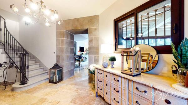 DEMEURE DE CHARME - ANCIENNE CAVE VITICOLE, RENOVATION COMPLETE