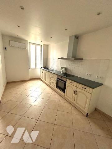 Vidauban, Maison à rénover avec cave, garage et atelier, sur 610m² de terrain