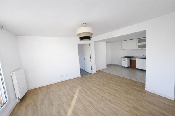 Élégant 3 pièces avec terrasse plein sud – DPE C – Parking