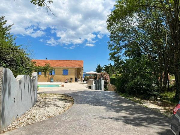 Villa plain pied avec piscine