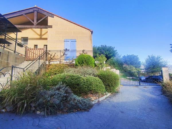 Villa plain pied avec piscine
