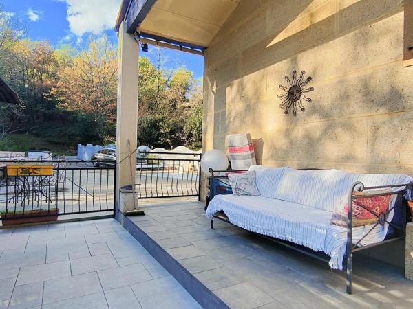 Villa plain pied avec piscine