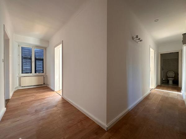 Immeuble - 9 pièces - 214 m²