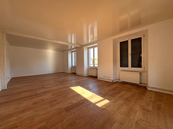 Immeuble - 9 pièces - 214 m²